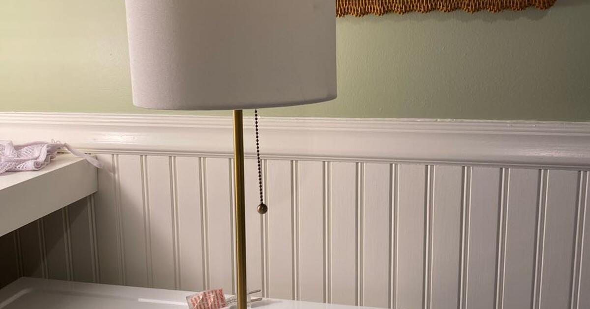 Table lamp for Free in Norwalk, CT Finds — Nextdoor
