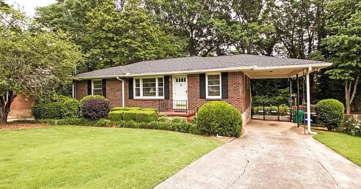 2/1 Furnished Rental in Medlock Park for 1100 in Decatur, GA For