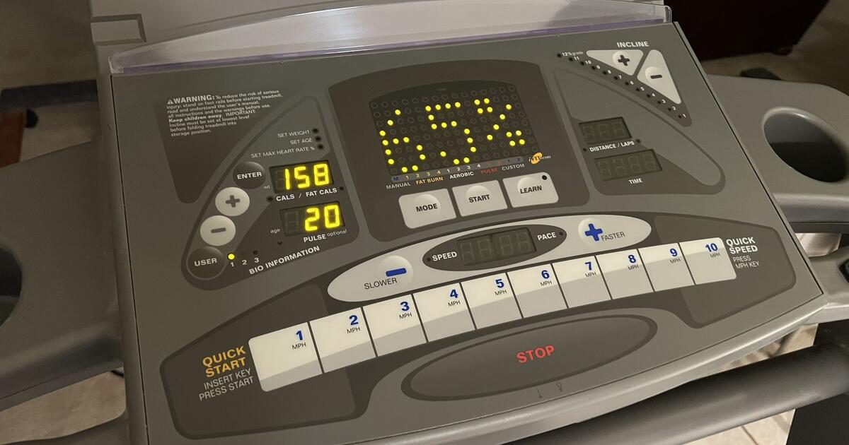 Treadmill Deluxe by Reebok ACD3 for 150 in Katy, TX For Sale