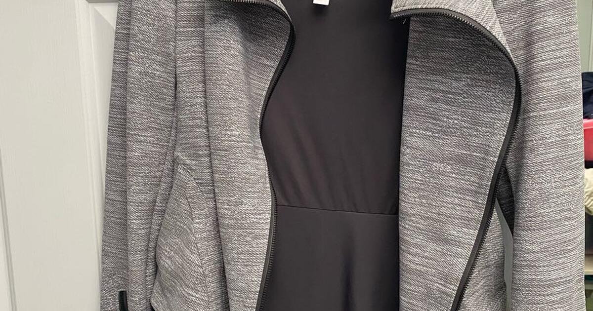 Lululemon “Bust a Move” jacket gray size 4 for 40 in Wayne, PA For