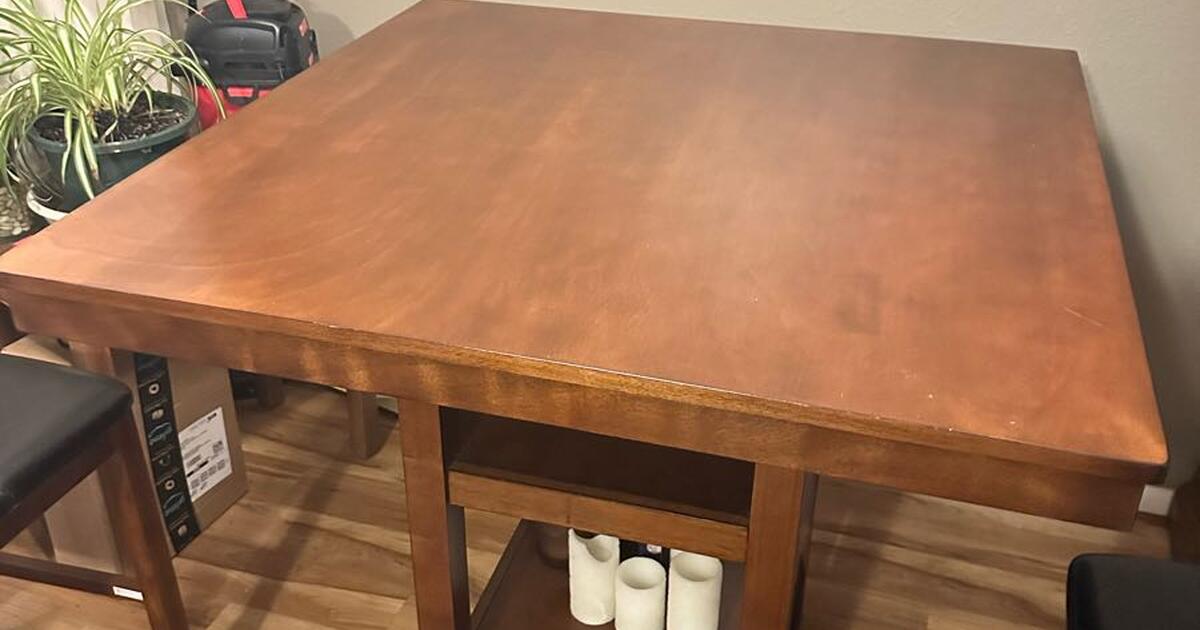 Whalen Furniture Bistro/Pub Four Top Table and Four Chairs for 175 in