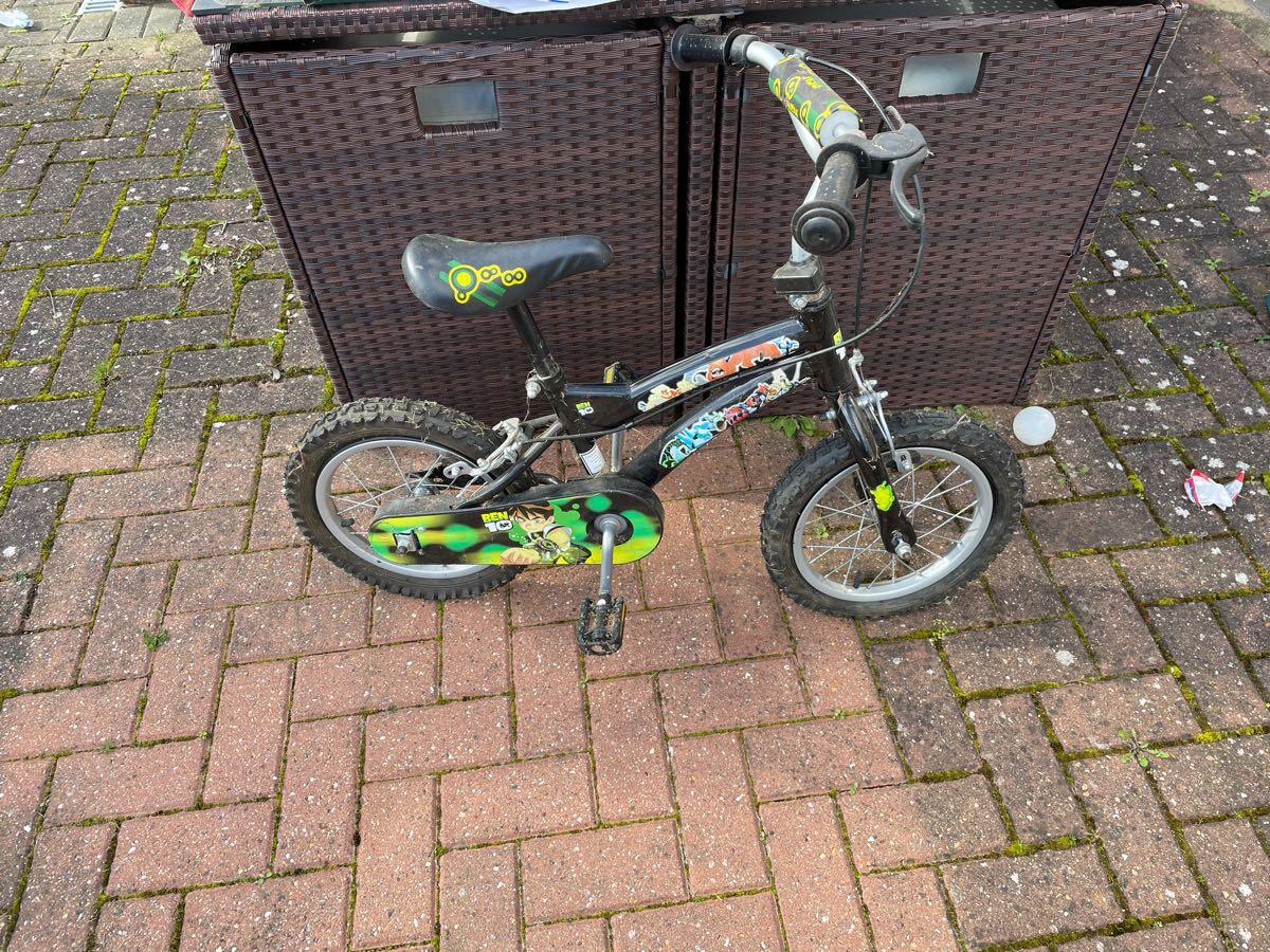 Ben 10 discount bike 14 inch