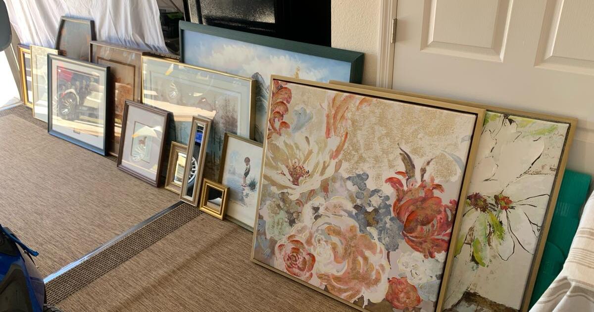 Garage Sale Village Of Gilchrist for 8 in The Villages, FL For Sale