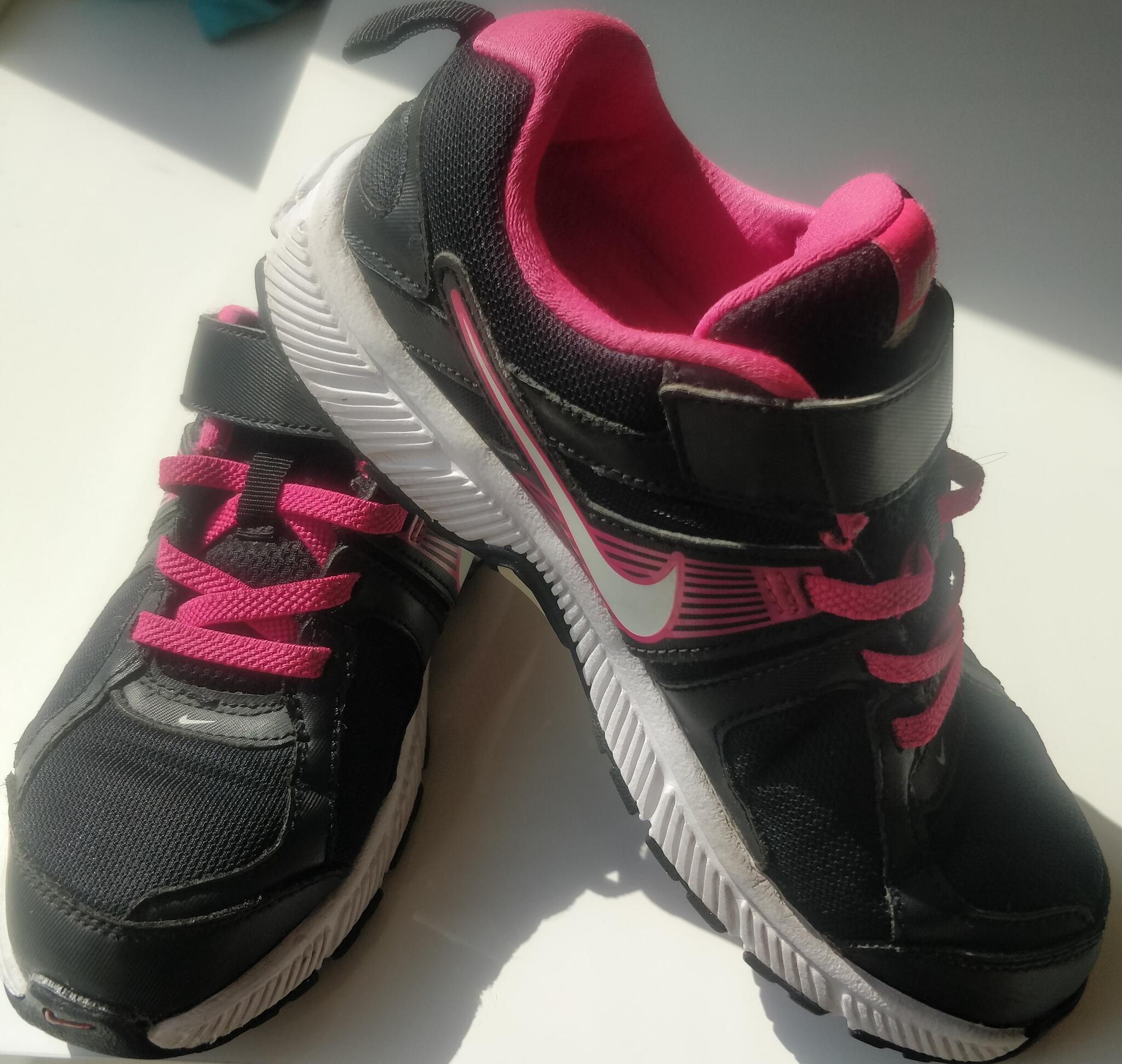 Nike Sneakers, Gympen, Sportschoenen, Maat 35 Voor 15 € In Kerkrade, LB |  Gratis/Te Koop — Nextdoor