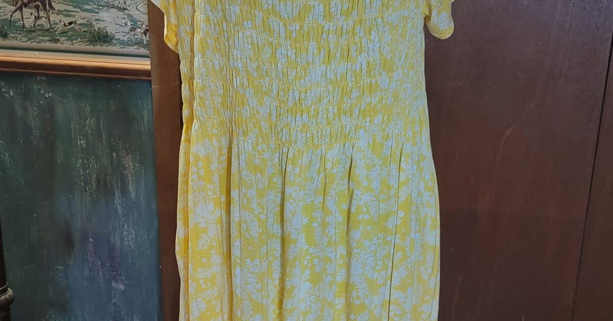 yellow dress off or on shoulder XL from Lane Bryant for 15 in