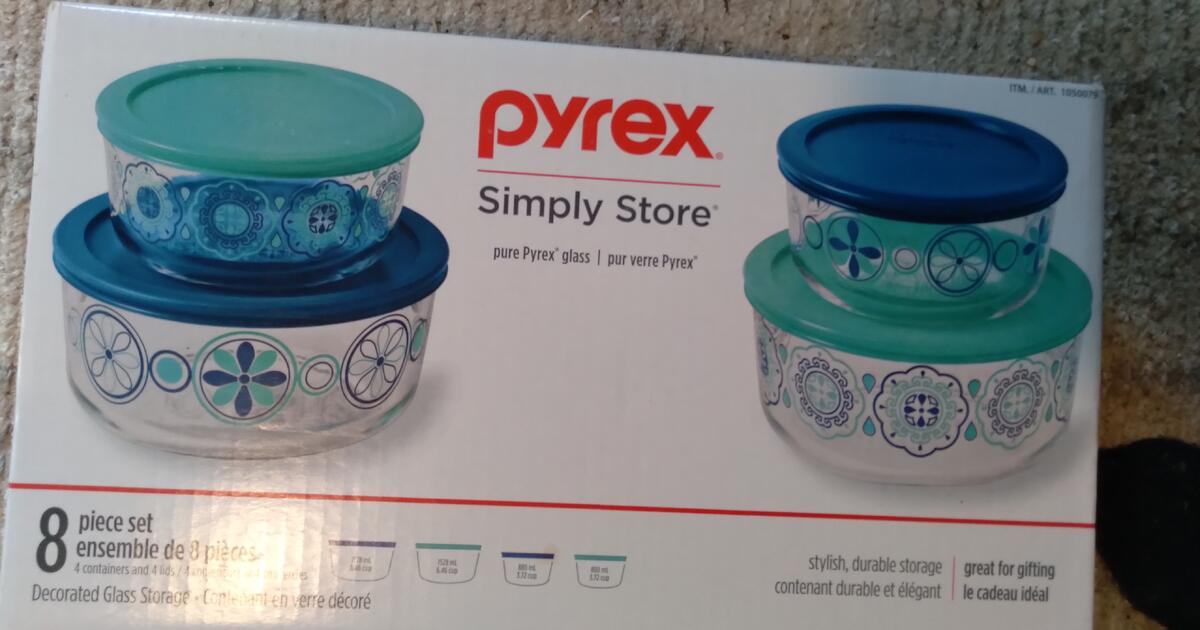 8 piece Pyrex bowl set (4 lids, 4 containers)- NEW. Two are 6.45 cups ...