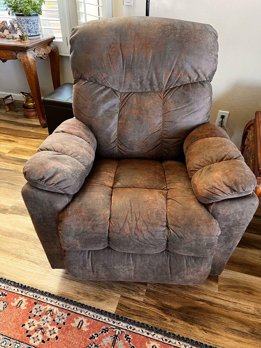 Lazy Boy power recliners for 500 in Tucson, AZ For Sale & Free
