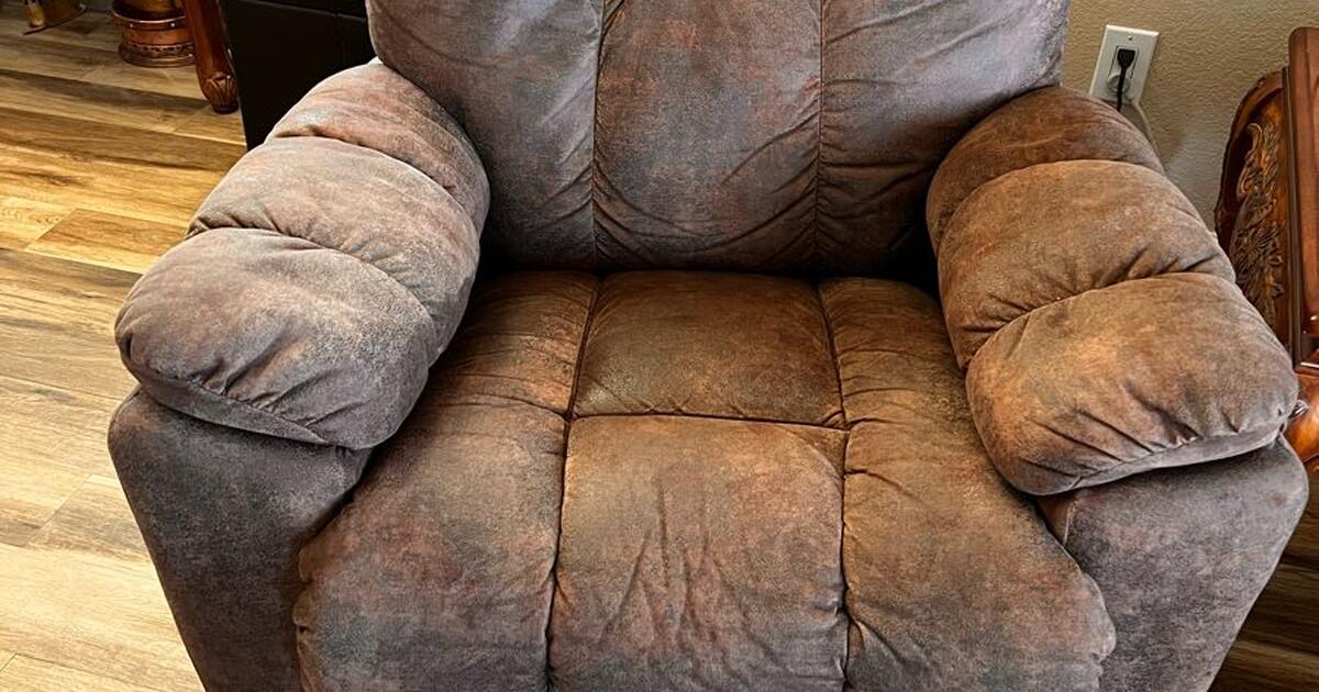 Lazy Boy power recliners for 500 in Tucson, AZ For Sale & Free
