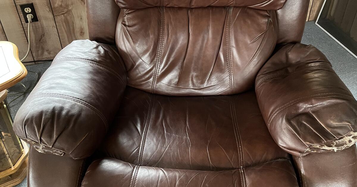Recliners for Free in Rockford, IL Finds — Nextdoor
