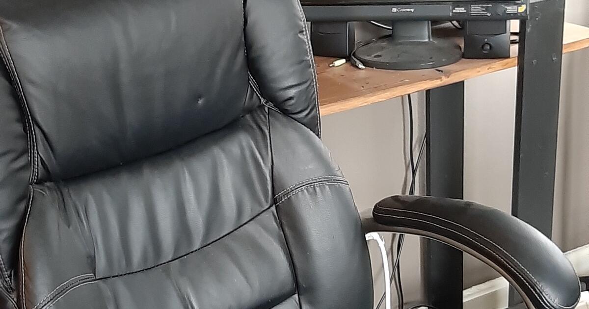 Used leather office chair for Free in St. Louis, MO Finds — Nextdoor