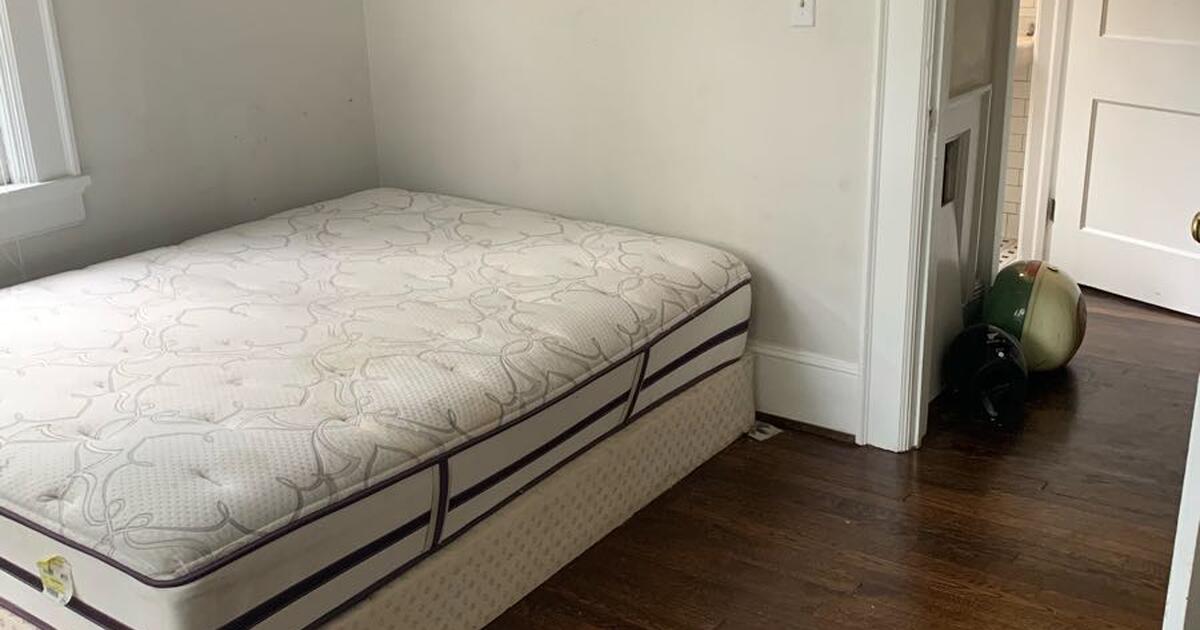FREE Very Comfortable Queen Mattress for Free in Atlanta, GA Finds