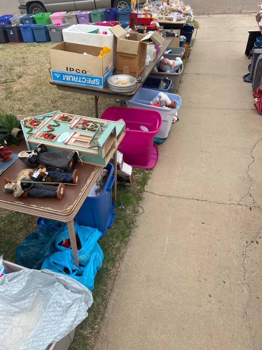 Yard sale! 3705 Hancock 3/29 30 for Free in Amarillo, TX For Sale