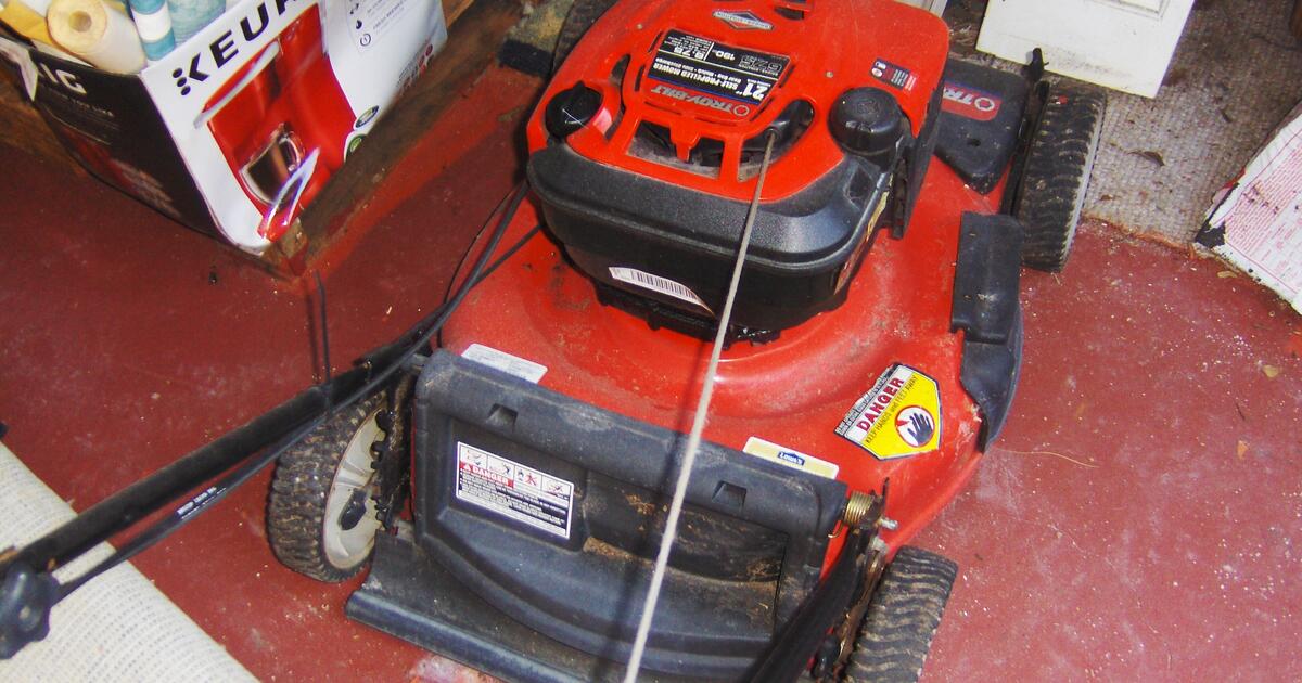 Troybilt gas powered lawnmower, 22 inch blade, mulchbagger included