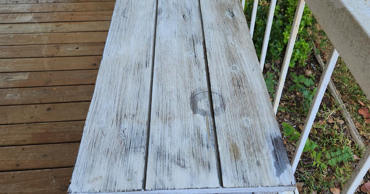 Fwee Table plus 10 electric stove 258 Navajo for Free in Gordonville