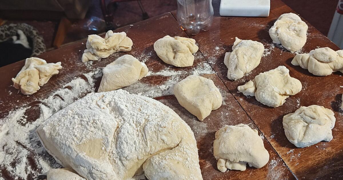 Kôlaché for sale.. 18.00 A Dozen. 9 for 6 Or 2 A Piece. for 18 in