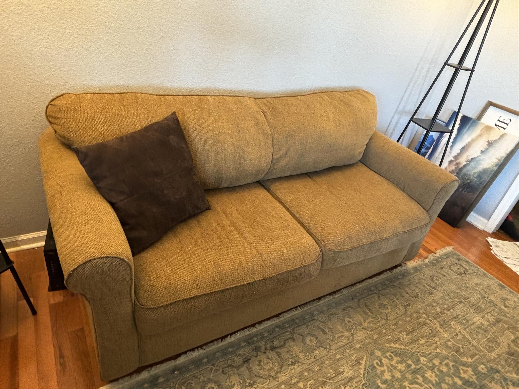 OBO. Couch / fold out bed (CLEAN!) for 90 in Ooltewah, TN For Sale
