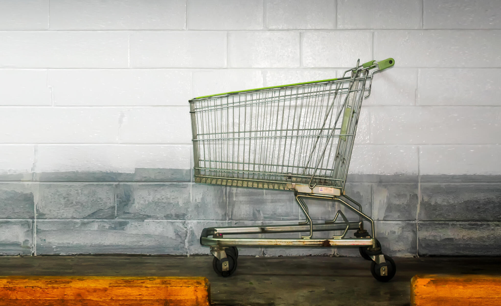 Report abandoned shopping carts for retrieval (City of Lakewood