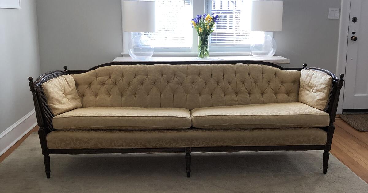 Antique couch for 550 in Mount Vernon, NY For Sale & Free — Nextdoor