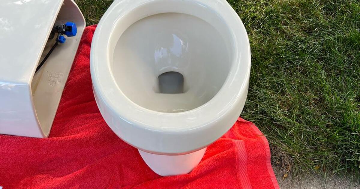 Kohler Toilet bisque colored , 14.5 “ height toilet , 28.5 depth for
