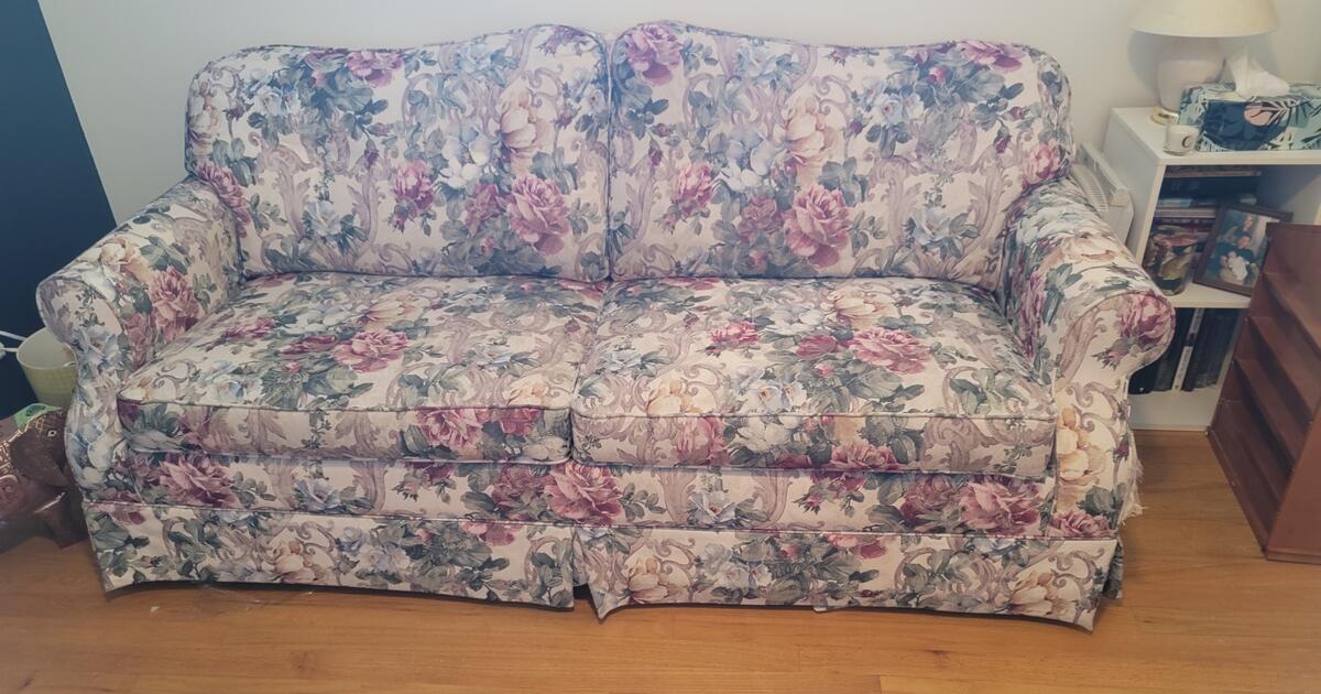 LaZBoy Love Seat/Sofa Sleeper for 40 in Helena, MT Finds — Nextdoor